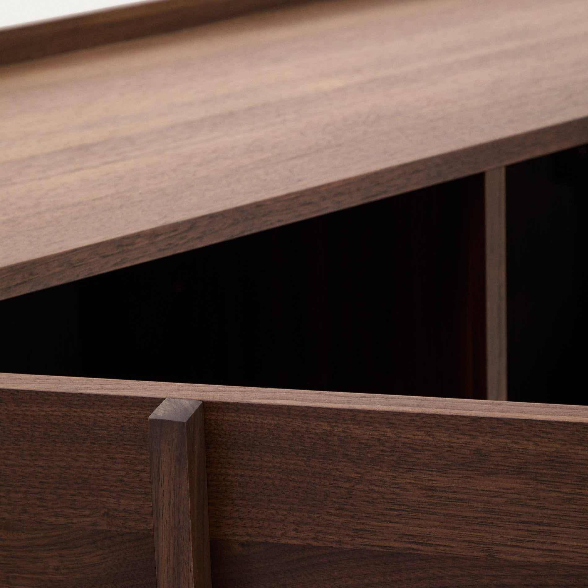 Litava 4 Cover Console